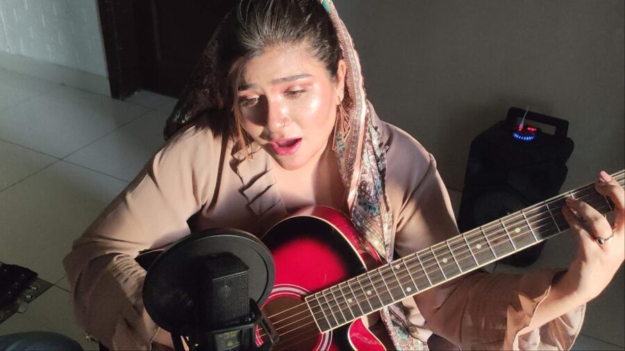 Rubab Fatima singing an acoustic session